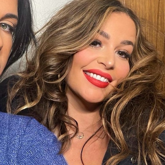 New to poshmark?$10 off with Code: notfromjersey Offers Accepted - Picture 1 of 16